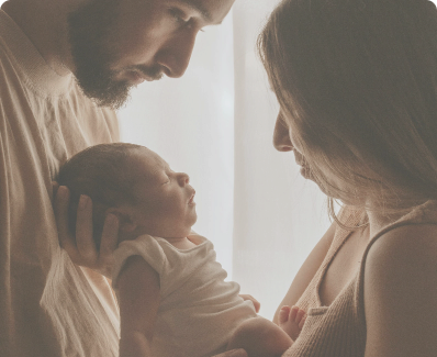 Noi Doi + Unul – Ghid pentru primele 90 de zile cu bebelușul